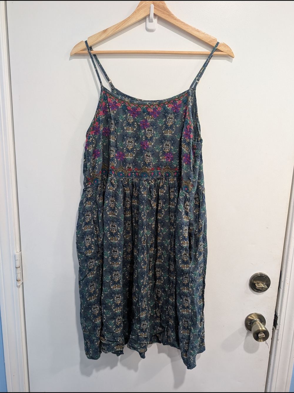 NATURAL LIFE Sara Embroidered Dress Dark Teal Medallion Size Medium Pockets - Picture 5 of 8